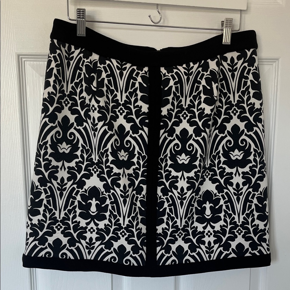 Laundry By Shelli Segal Black and White Damask Mini Skirt